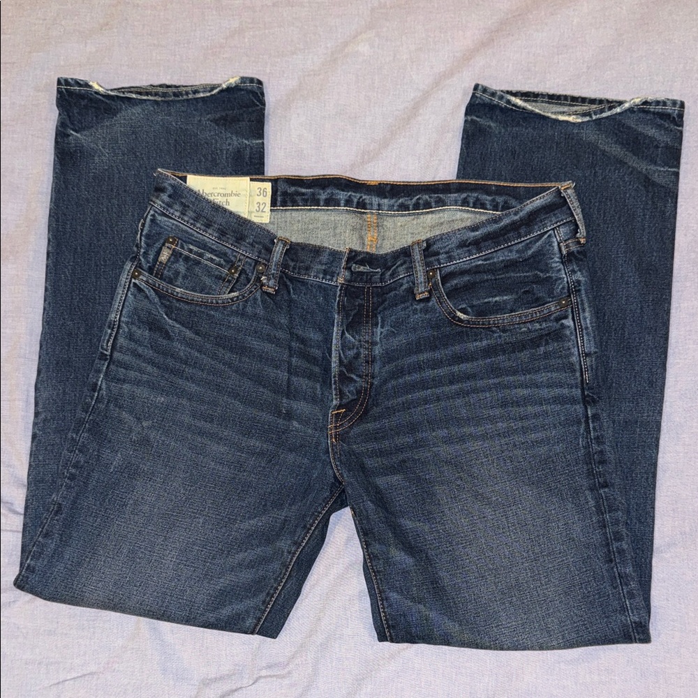 Abercrombie & Fitch Dark Blue Relaxed Jeans